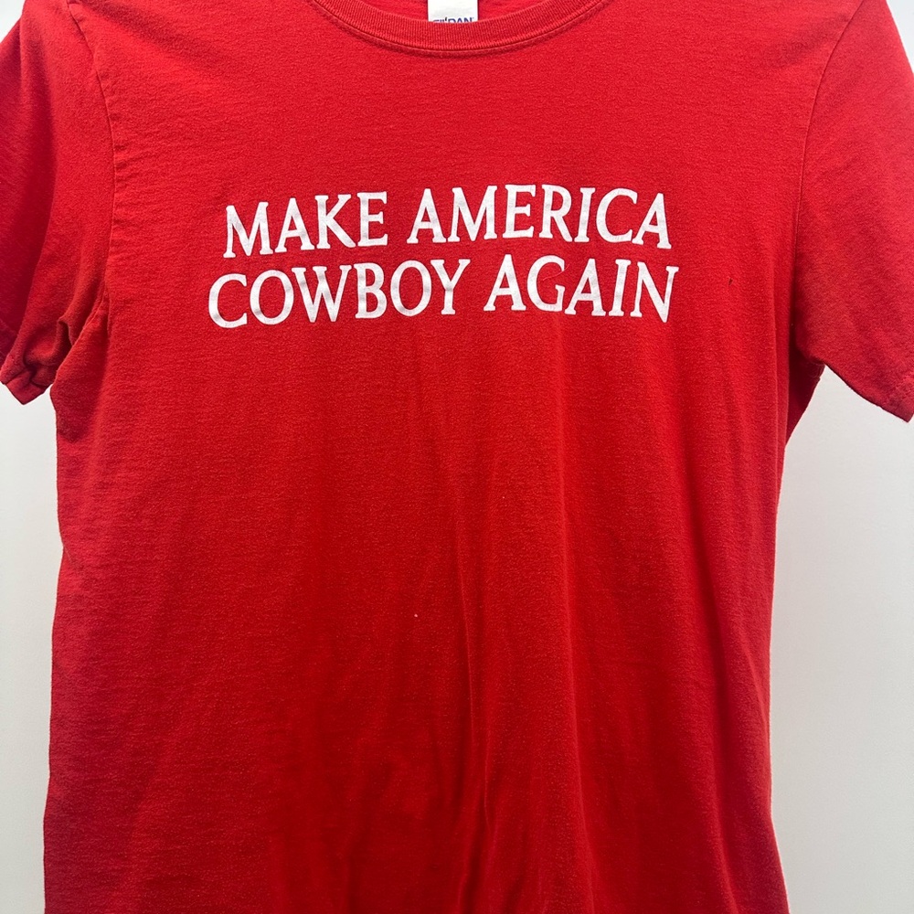 Gildan Red Statement Tee